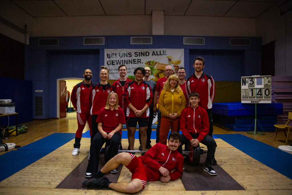 Von links nach rechts: Stefan Burkhardt, Tabea Thümmler, Kai Nongiesser, Steven Castaneda, Konstantin Machleidt, Frank Diehl, Korinna Diehl, Martin Trefon, Liam Rogel und unten Ronja Jäger, Christian Gross, Gerasim Bespalov